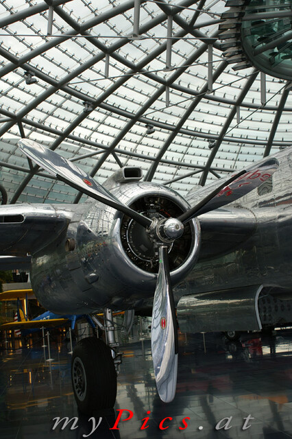 North American B-25J „Mitchell“ Triebwerk im Fotoalbum Hangar 7