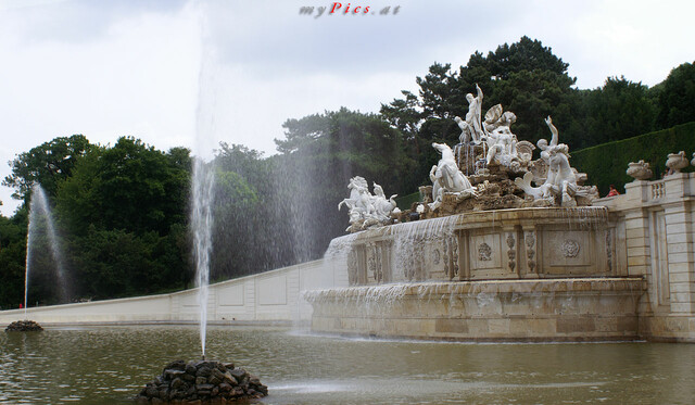 Neptunbrunnen im Fotoalbum Tiergarten Schönbrunn & Schloss Schönbrunn Fotos