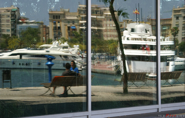 Yacht Spiegelungen im Fotoalbum Port Vell