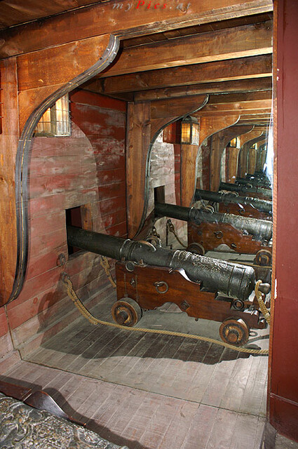 Alte Kanonen im Fotoalbum museum maritim de Barcelona