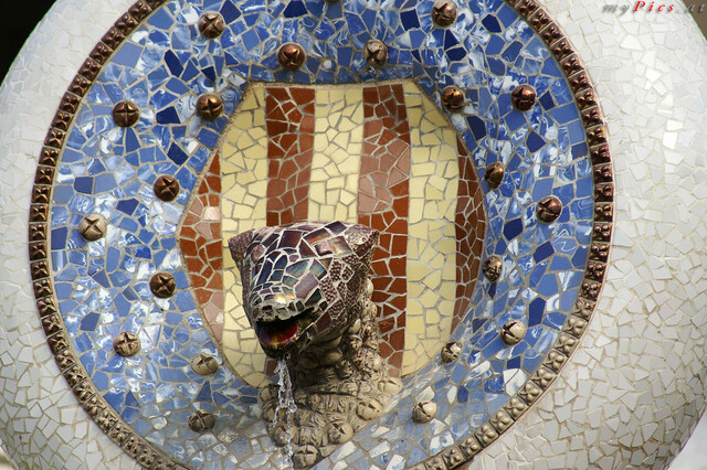 Park Güell Schlangenfigur im Fotoalbum Antoni Gaudi