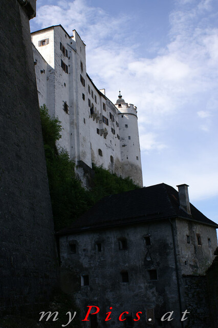 Schloss Hohensalzburg im Hochformat im Fotoalbum Hohensalzburg
