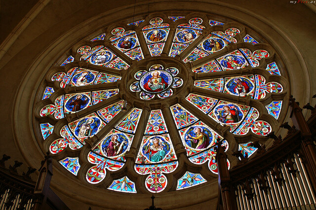 Radfensterherz in der Herz-Jesu Kirche im Fotoalbum Herz-Jesu Kirche