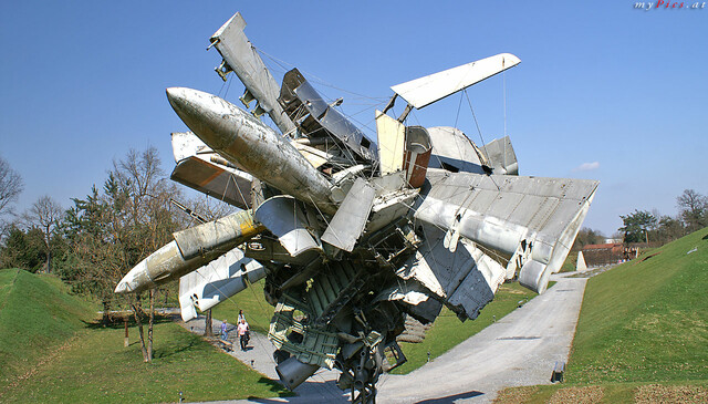 Airplane Parts & Hills von Nancy Rubins im Fotoalbum Österreichischer Skulpturenpark