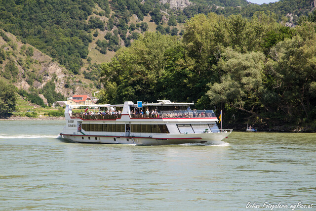 MS Kaiserin Elisabeth II auf der Donau im Fotoalbum Schiffe, Yachten und Boote Fotos