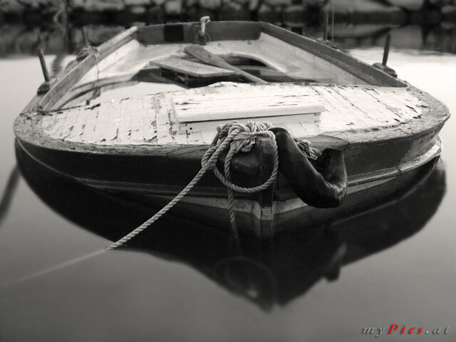 Boot unter Wasser im Fotoalbum Schiffe, Yachten und Boote Fotos