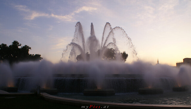 Springbrunnen in Barcelona im Fotoalbum Magic Fountains Montjuïc