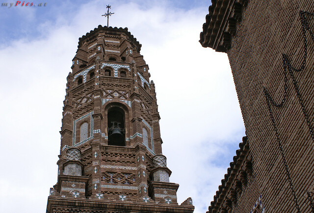 Der Glockenturm im Fotoalbum Pueblo Espanol - Spanisches Dorf