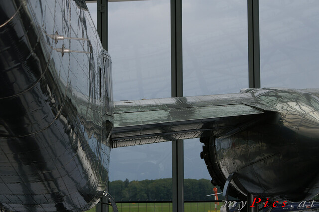 North American B-25J „Mitchell“ im Fotoalbum Hangar 7